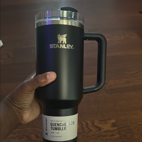 Stanley Black 40oz Quencher Tumbler NEW NO STRAW - Picture 1 of 1